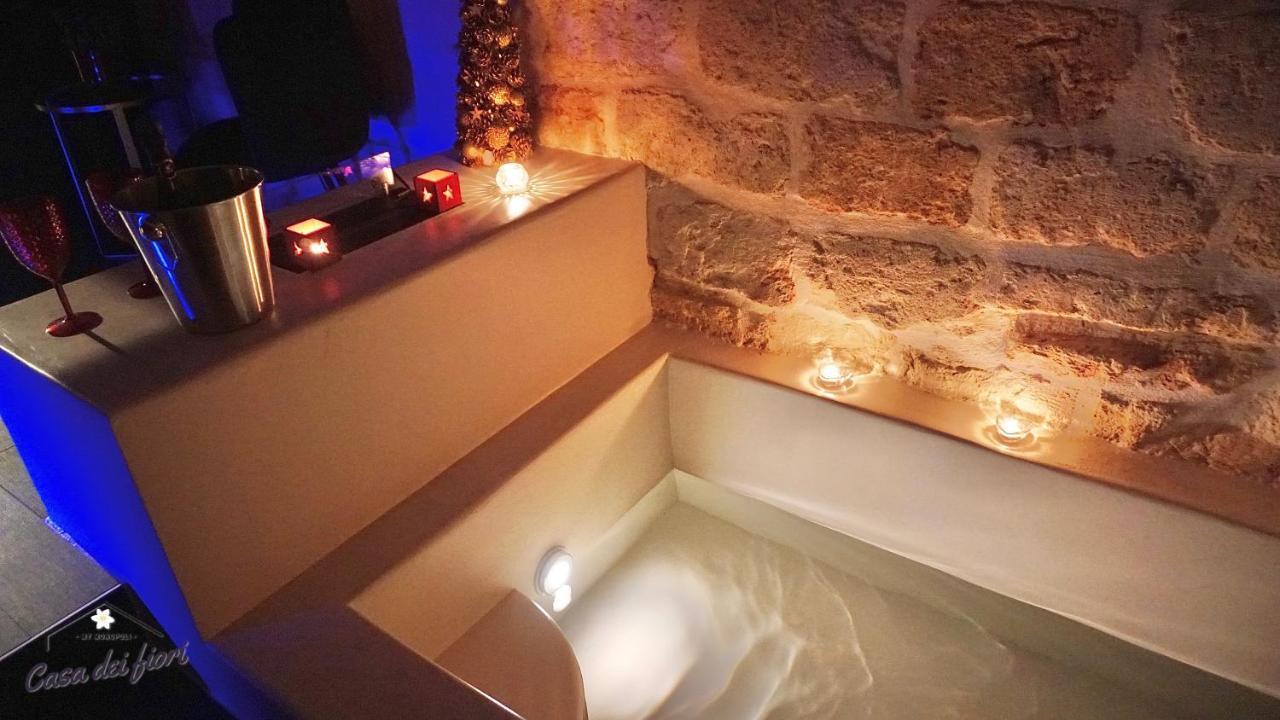 My Monopoli -Casa Dei Fiori Suite "Tulipano Nero" Centro Storico Buitenkant foto