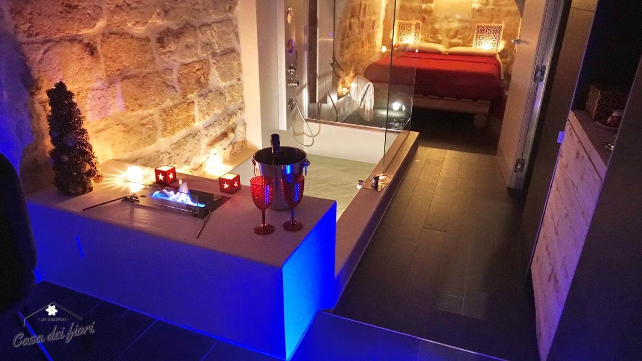 My Monopoli -Casa Dei Fiori Suite "Tulipano Nero" Centro Storico Buitenkant foto